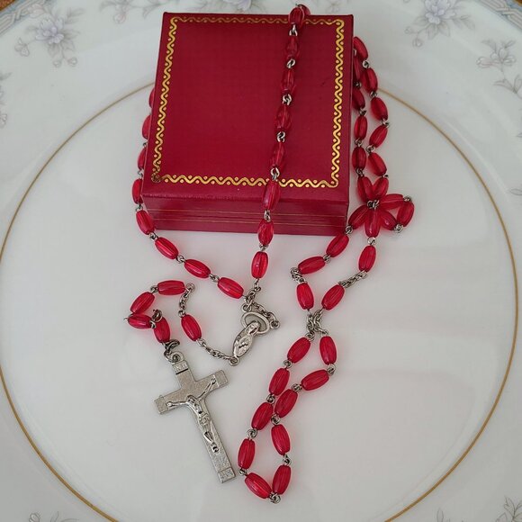 Vintage Rosary Clear Red Lucite Bead Silver Crucifix Catholic Autom Necklace - Picture 7 of 7